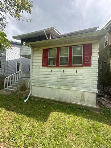 140 Geneva Street, Highland Park, MI 48203