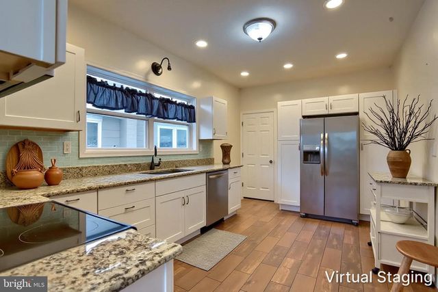 225 BROAD ST, Palmyra, PA 17078