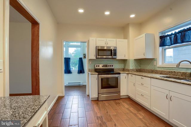 225 BROAD ST, Palmyra, PA 17078