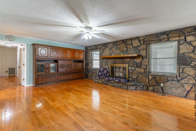 204 Dodd Road, Ringgold, GA 30736