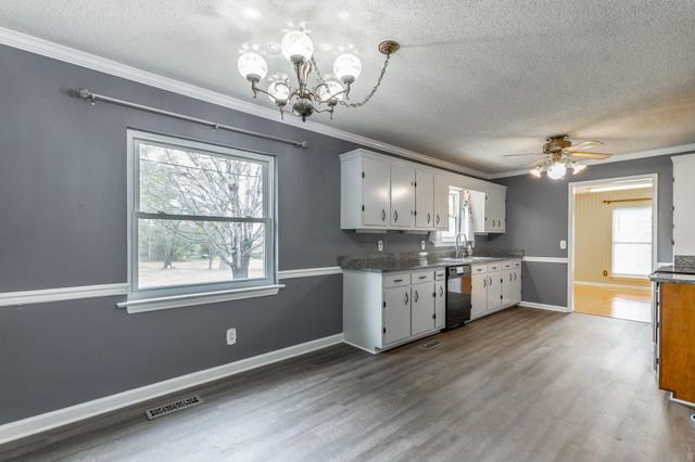 204 Dodd Road, Ringgold, GA 30736