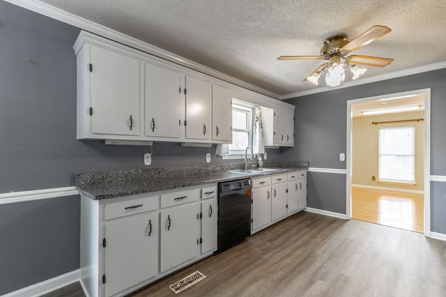 204 Dodd Road, Ringgold, GA 30736