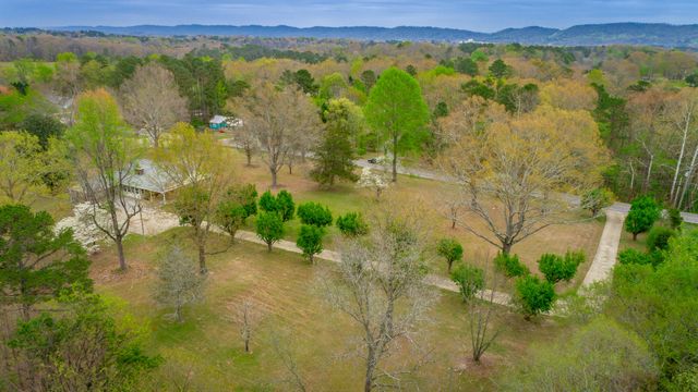 204 Dodd Road, Ringgold, GA 30736