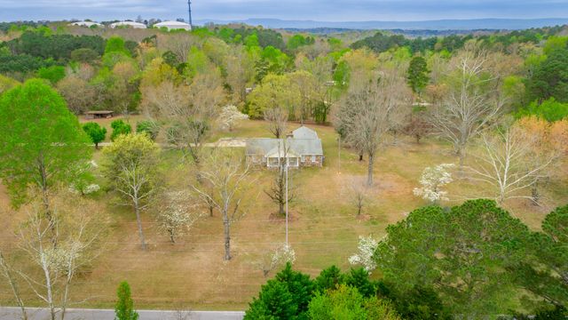 204 Dodd Road, Ringgold, GA 30736
