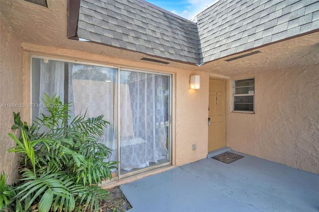 7344 SW 8th Ct 2, North Lauderdale, FL 33068