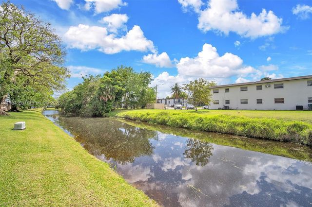 7344 SW 8th Ct 2, North Lauderdale, FL 33068