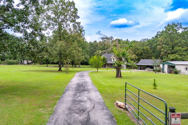 2551 Gilliland Creek Road, Huntington, TX 75949
