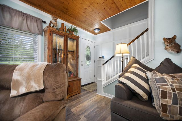 2551 Gilliland Creek Road, Huntington, TX 75949