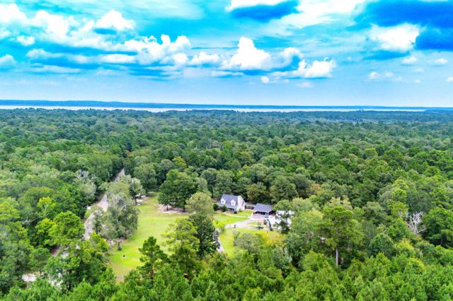 2551 Gilliland Creek Road, Huntington, TX 75949