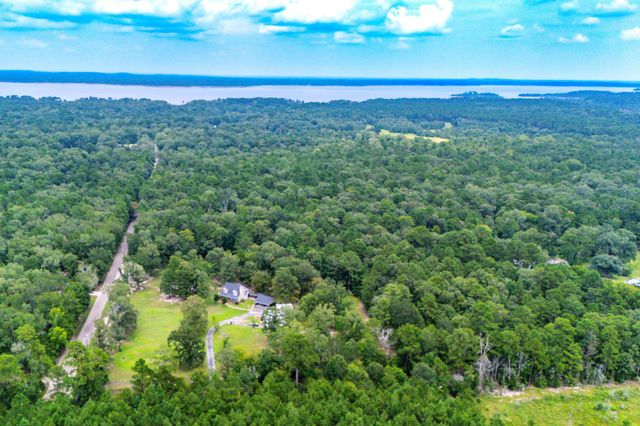 2551 Gilliland Creek Road, Huntington, TX 75949