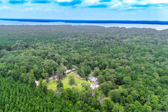 2551 Gilliland Creek Road, Huntington, TX 75949