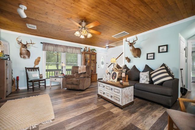 2551 Gilliland Creek Road, Huntington, TX 75949