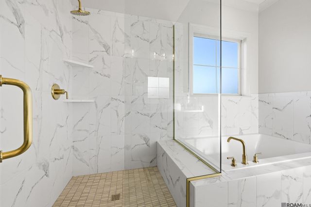 5091 Stonewater Dr, Gonzales, LA 70737