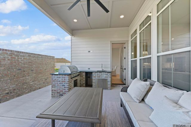 5091 Stonewater Dr, Gonzales, LA 70737