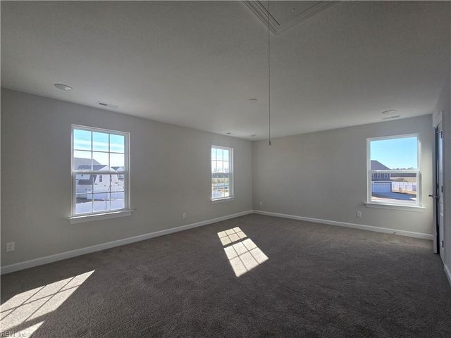 228 Arbormoor LN, Moyock, NC 27958