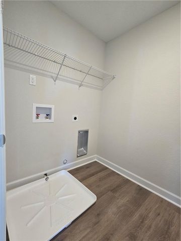 228 Arbormoor LN, Moyock, NC 27958