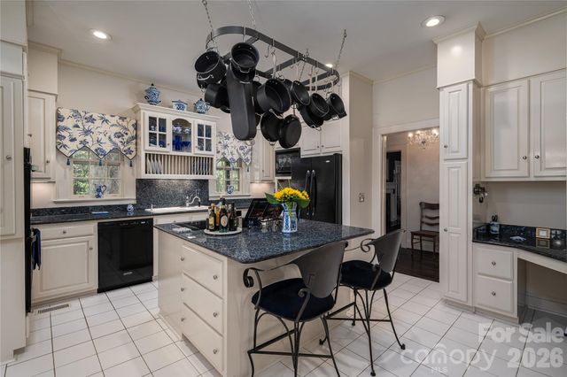 805 S Aspen Street, Lincolnton, NC 28092