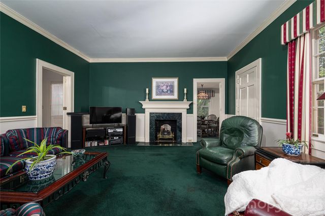 805 S Aspen Street, Lincolnton, NC 28092