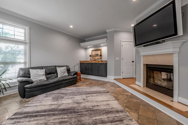 1164 Taborlake Drive, Lexington, KY 40502