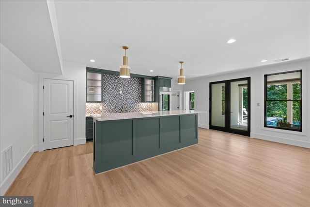 1701 BRIAR RIDGE RD, Mclean, VA 22101