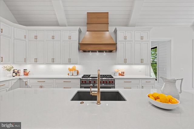 1701 BRIAR RIDGE RD, Mclean, VA 22101