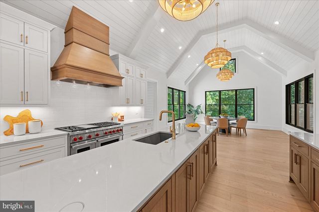1701 BRIAR RIDGE RD, Mclean, VA 22101