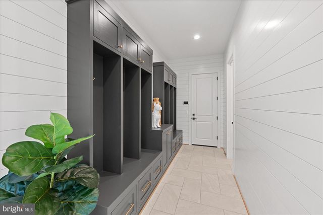 1701 BRIAR RIDGE RD, Mclean, VA 22101