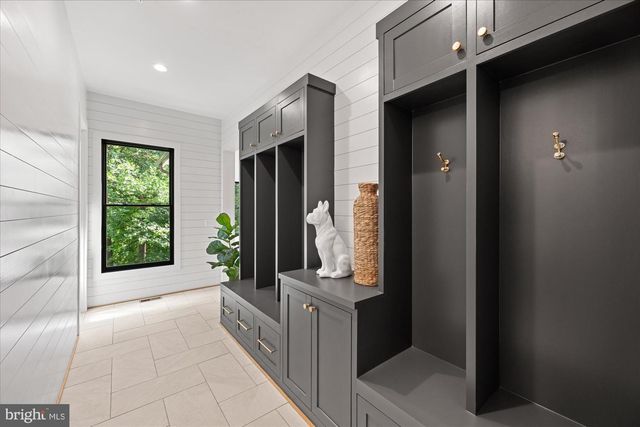 1701 BRIAR RIDGE RD, Mclean, VA 22101