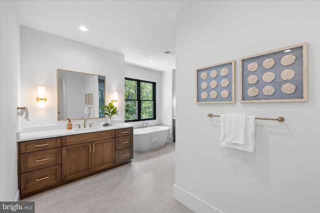 1701 BRIAR RIDGE RD, Mclean, VA 22101