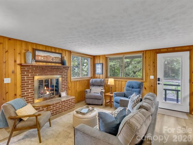 87 Glenview Road, Lake Junaluska, NC 28745
