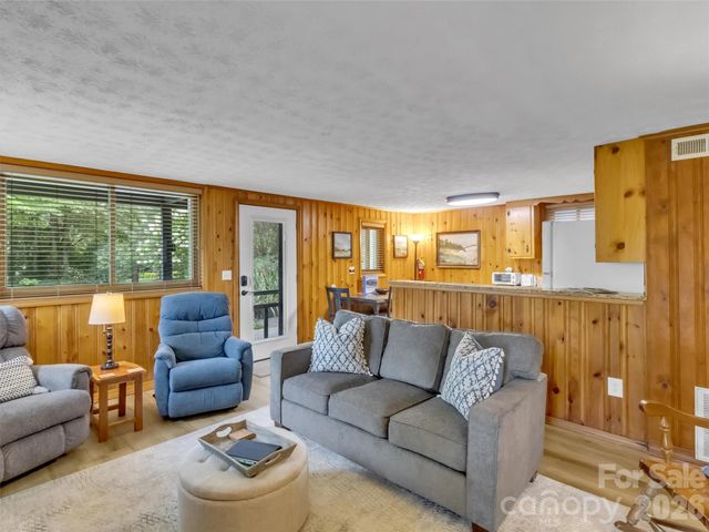 87 Glenview Road, Lake Junaluska, NC 28745