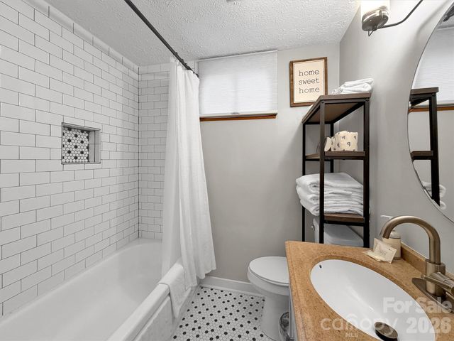 87 Glenview Road, Lake Junaluska, NC 28745