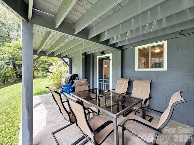 87 Glenview Road, Lake Junaluska, NC 28745