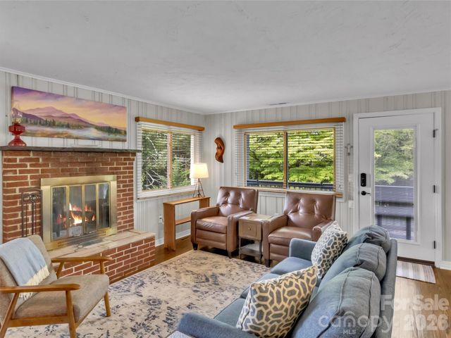 87 Glenview Road, Lake Junaluska, NC 28745