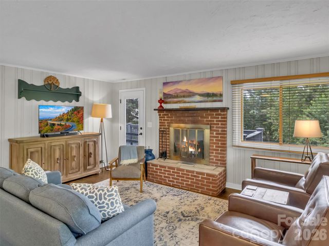 87 Glenview Road, Lake Junaluska, NC 28745