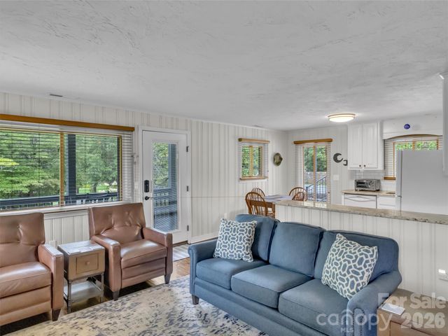 87 Glenview Road, Lake Junaluska, NC 28745