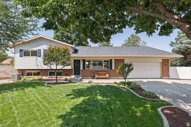 2370 E QUAIL RUN CIR, Sandy, UT 84093