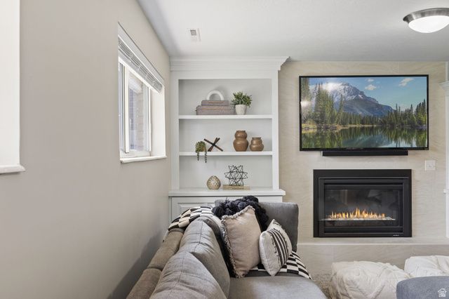 2370 E QUAIL RUN CIR, Sandy, UT 84093