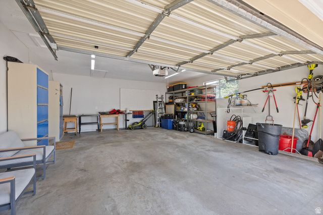 2370 E QUAIL RUN CIR, Sandy, UT 84093