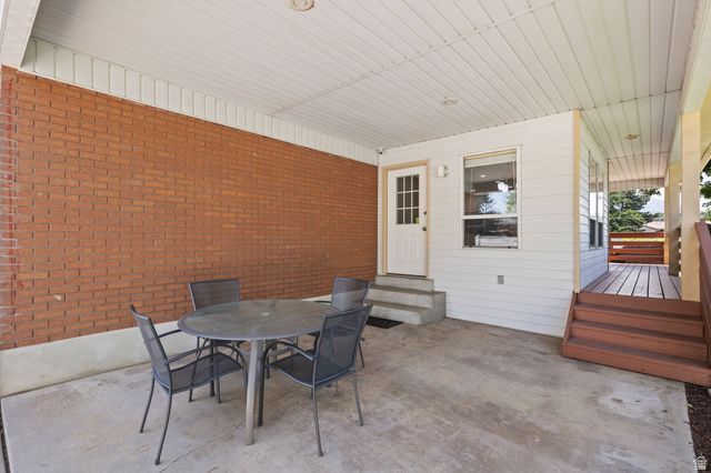 2370 E QUAIL RUN CIR, Sandy, UT 84093