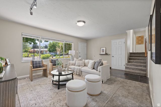2370 E QUAIL RUN CIR, Sandy, UT 84093