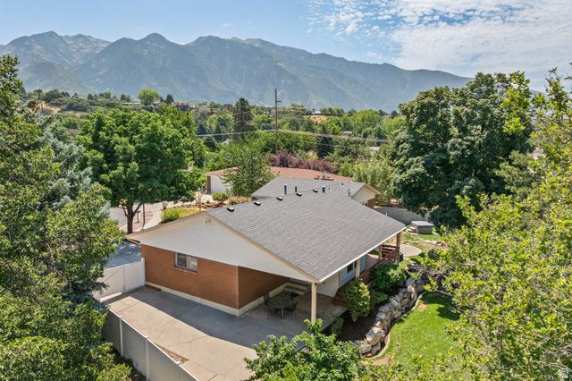 2370 E QUAIL RUN CIR, Sandy, UT 84093
