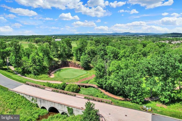 96 GARRISON FALLS DR, Gettysburg, PA 17325