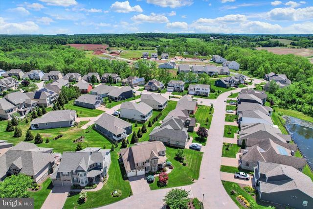 96 GARRISON FALLS DR, Gettysburg, PA 17325