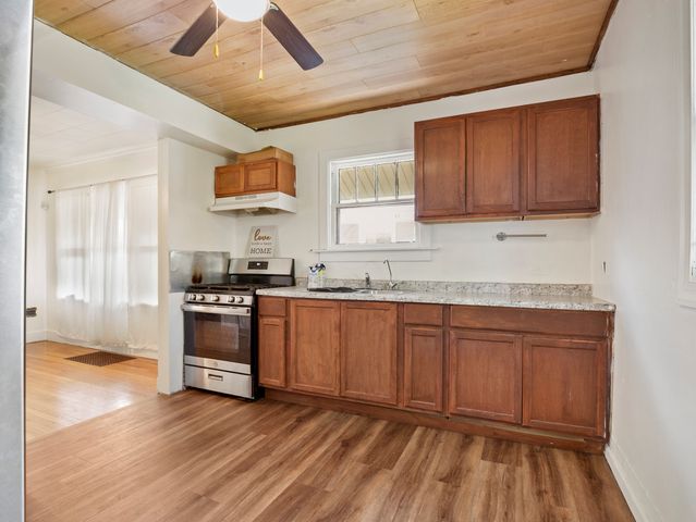 1310 Prairie Avenue, Chicago Heights, IL 60411