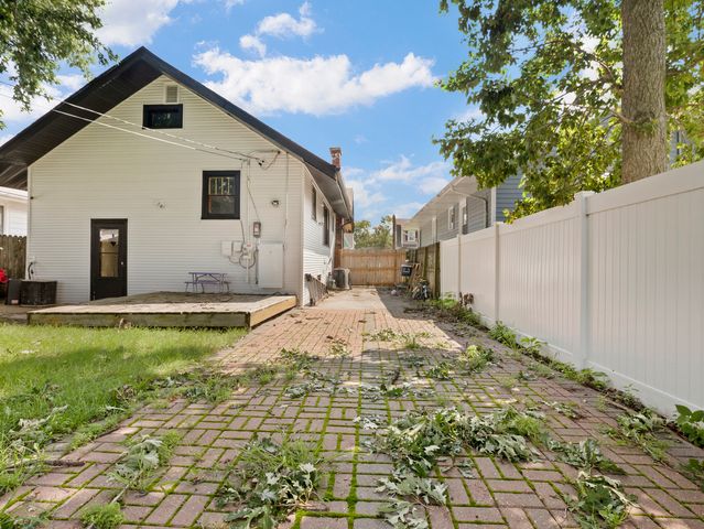 1310 Prairie Avenue, Chicago Heights, IL 60411