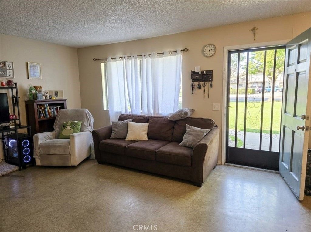 Image 4 of property listing at 1706 Normandy Place A, Santa Ana, CA 92705