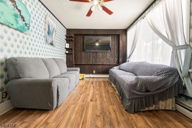 392 Lincoln St, Phillipsburg Town, NJ 08865