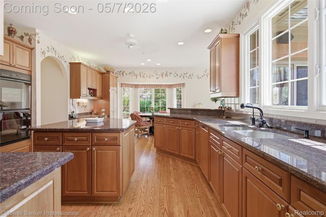 7520 Mistwood Drive, White Lake Charter Township, MI 48383