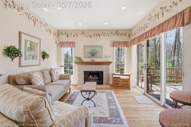 7520 Mistwood Drive, White Lake Charter Township, MI 48383